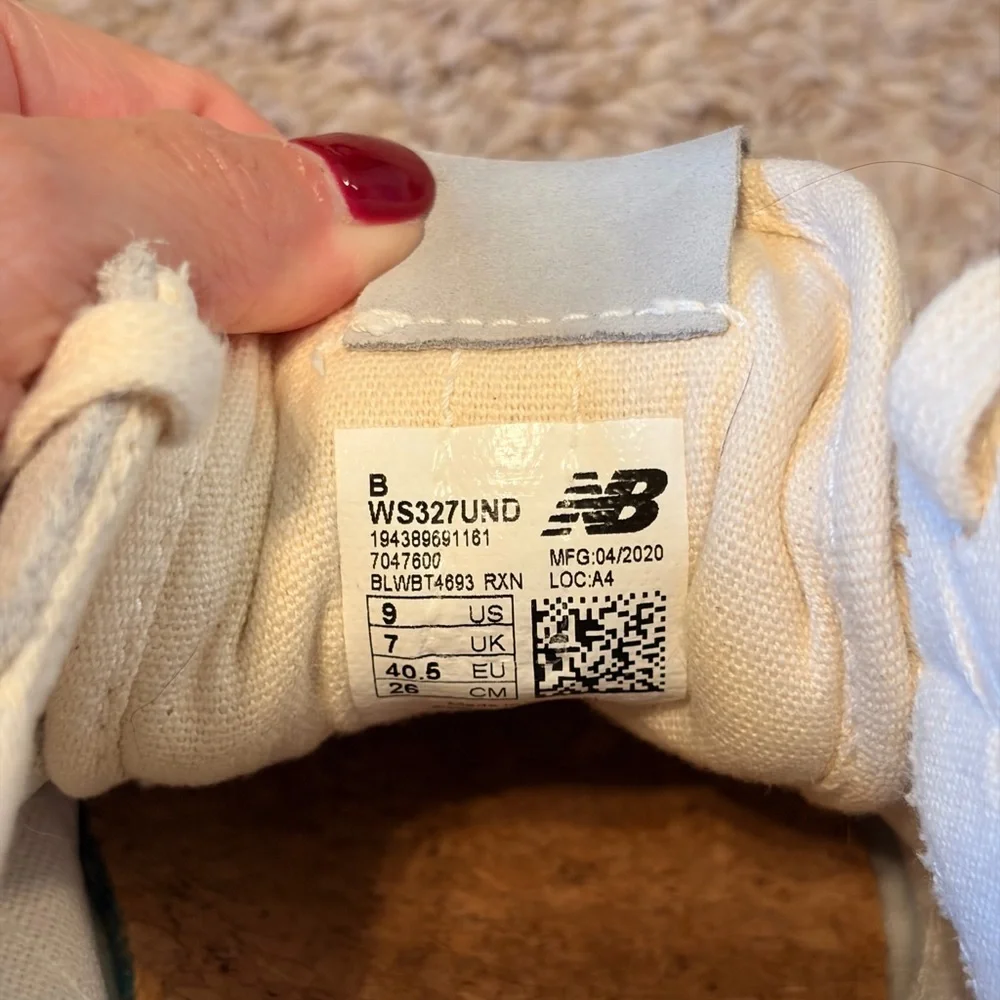 New Balance light blue beige Sneakers 327 size 9 - Picture 5 of 5